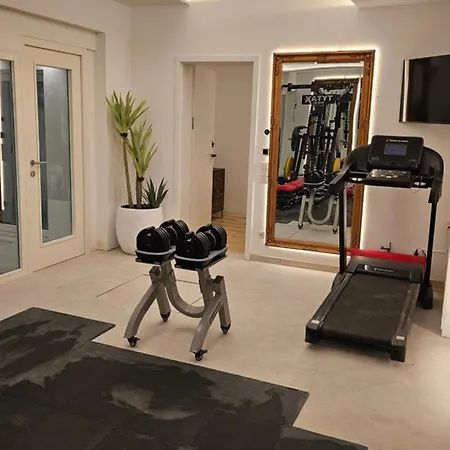 Apartment Amazing - Pool Gym Sauna Extra Buchbar